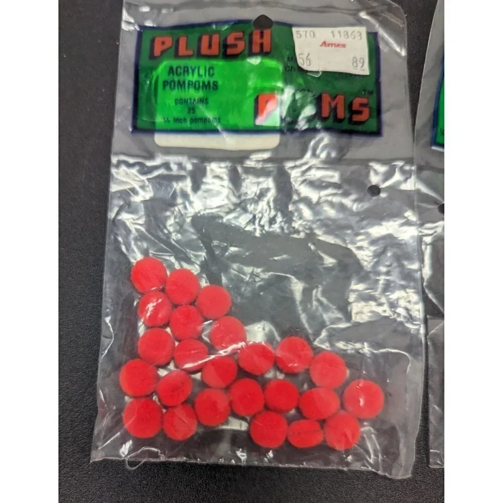 Plush Poms poms international